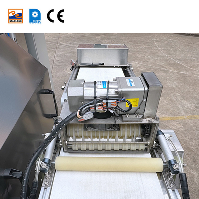 สายการผลิตไข่ม้วนที่ควบคุมโดย PLC 1.5KW อัตโนมัติม้วนกระเทียมสําหรับเครื่องอบ