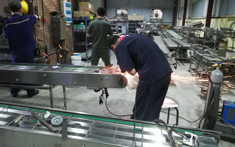 ระบบควบคุม PLC อัตโนมัติ เครื่องกระเป๋า tart สําหรับการผลิตเร็ว 380V / 220V