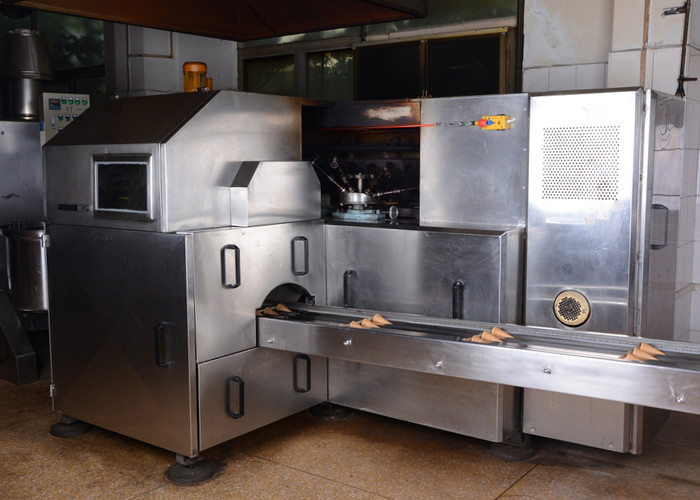 อุตสาหกรรมที่มีคุณภาพสูงอัตโนมัติกรอบบิสกิตกรวยทำให้สายการผลิตไอศครีมน้ำตาลกรวยเครื่องทำ